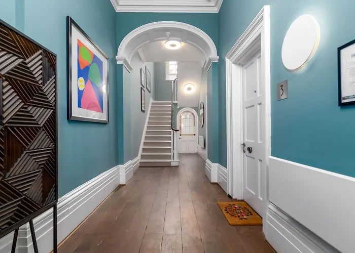 Charlotte Rise - Urban Bristol