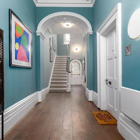 Charlotte Rise - Urban Bristol