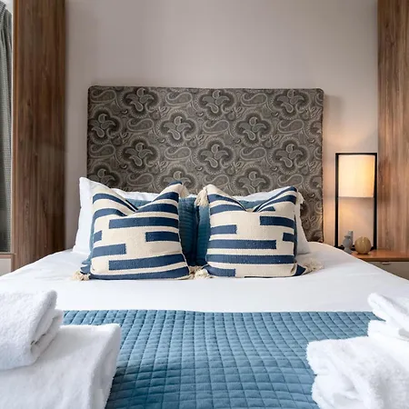 Charlotte Rise - Urban Bristol