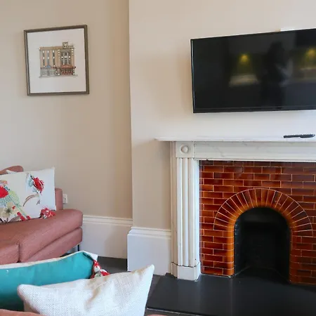 Charlotte Rise - Urban Bristol