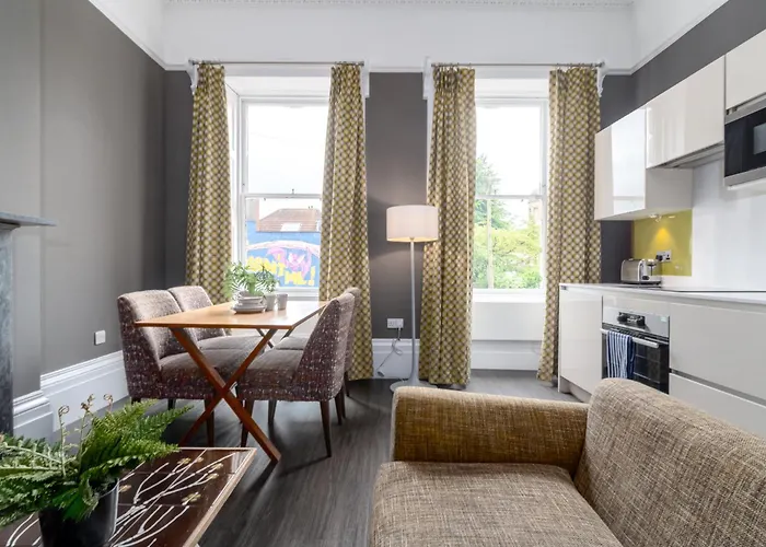 Charlotte Rise - Urban Apartment *