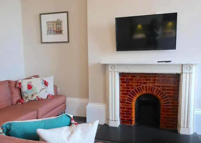 Charlotte Rise - Urban Bristol