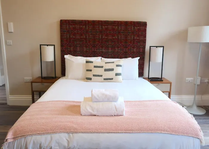 Charlotte Rise - Urban